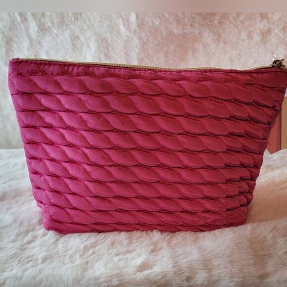 Juicy Couture NWT Makeup Bag very roomy and includes travel container - Picture 2 of 6
